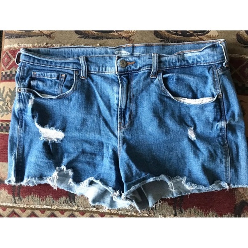 Old Navy Boyfriend Mid Rise Distressed Denim Shorts Medium Wash Blue Womens 12